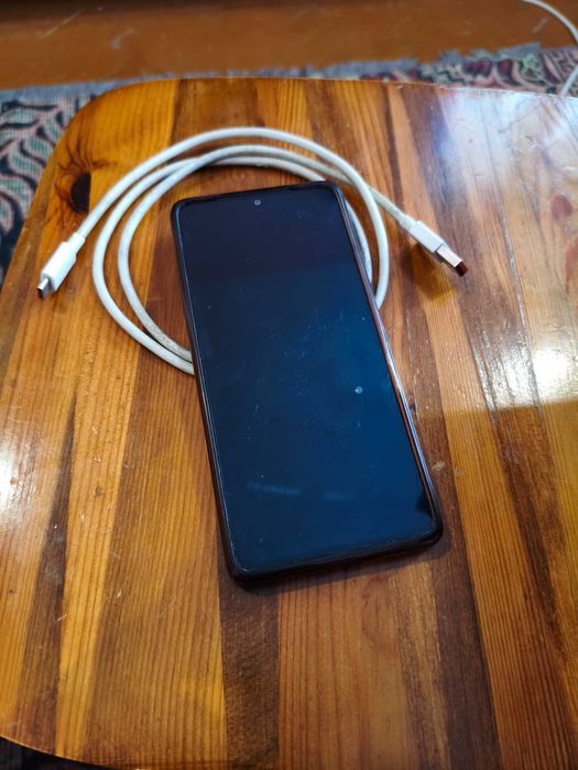 Продавам Poco X4 Pro