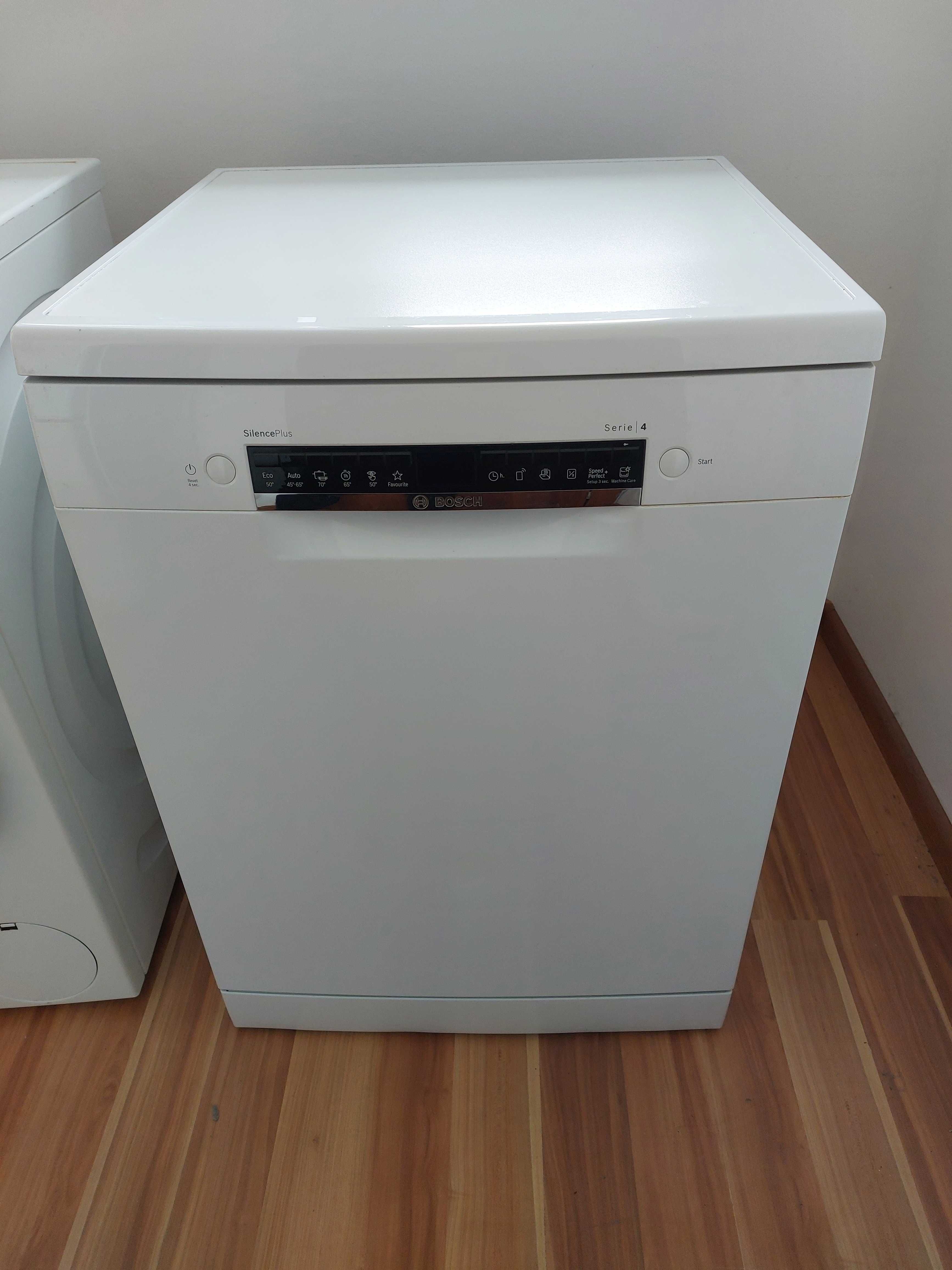 Свободностояща съдомиялна BOSCH SMS4EVW14E