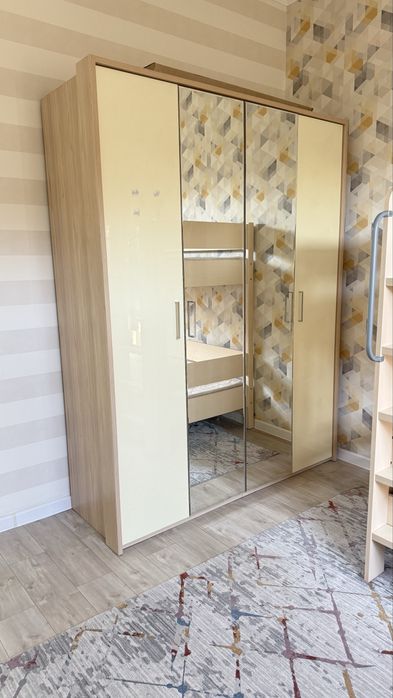 Продам  шкаф  для  одежды