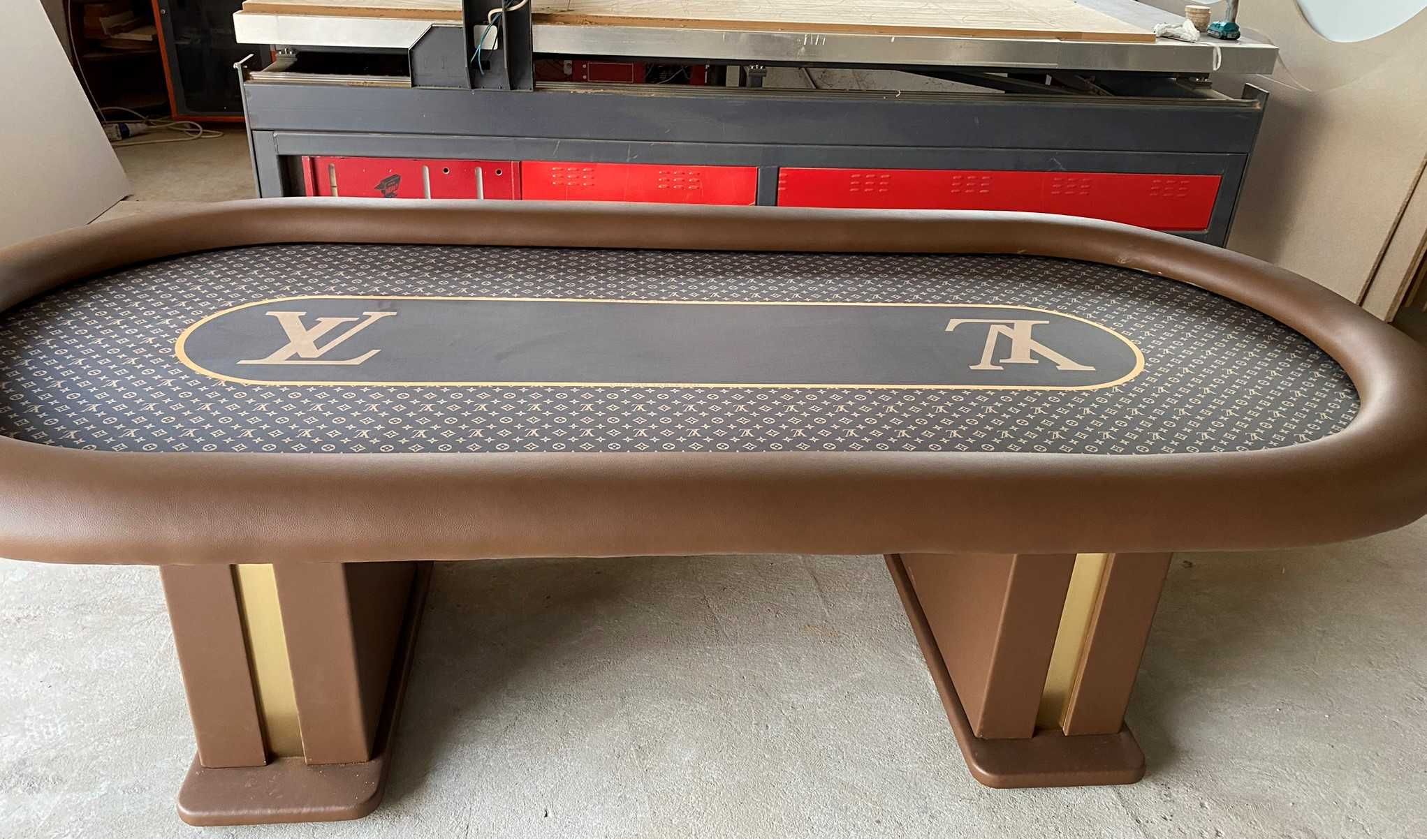 Brand Poker Table - Louis Vuitton (CT)