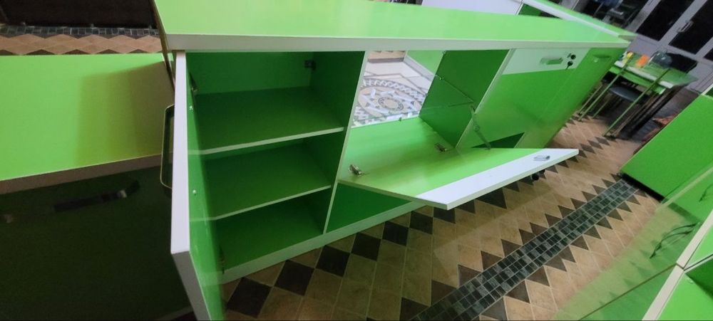 Dorixona ofis mebel