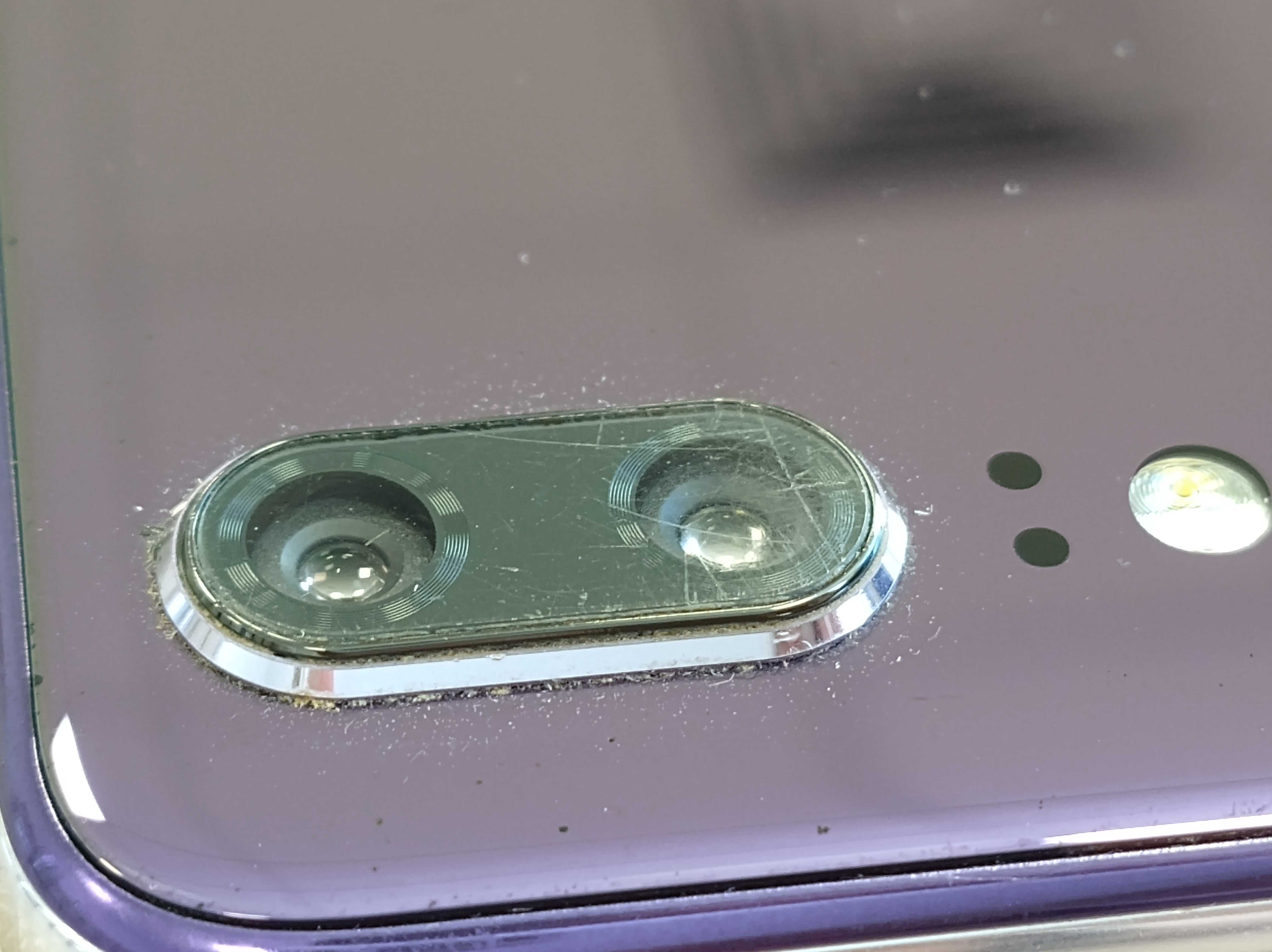 Продавам Huawei P20 EML-L29 - 64GB Dual Sim