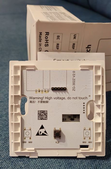 Întrerupător inteligent de perete