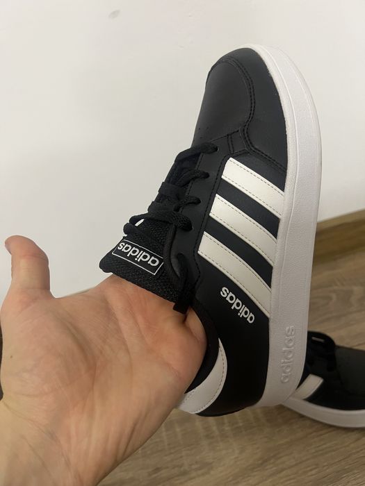 Adidasi adidas femei