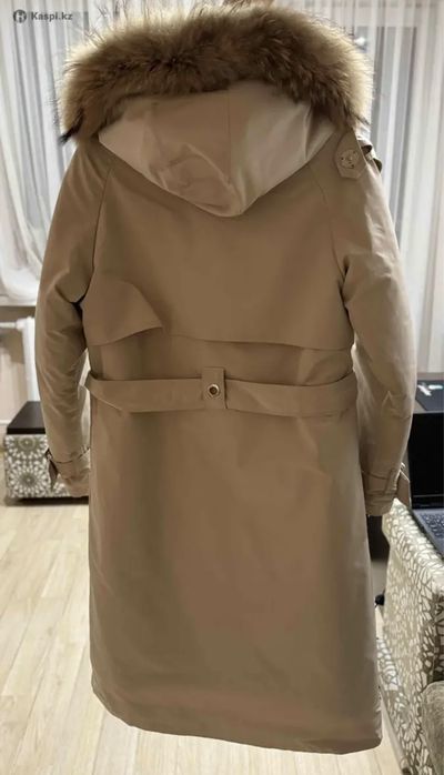 Продаю зимнию куртку в отличном состоянии
