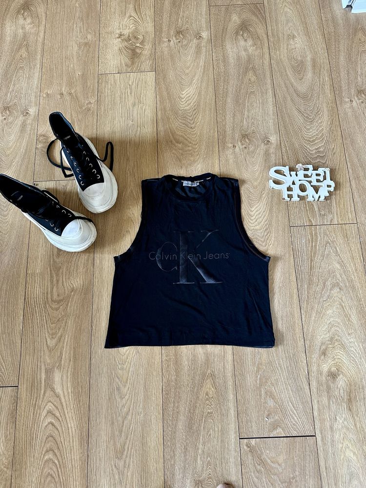 Calvin Klein.Суперудобен кроп топ
