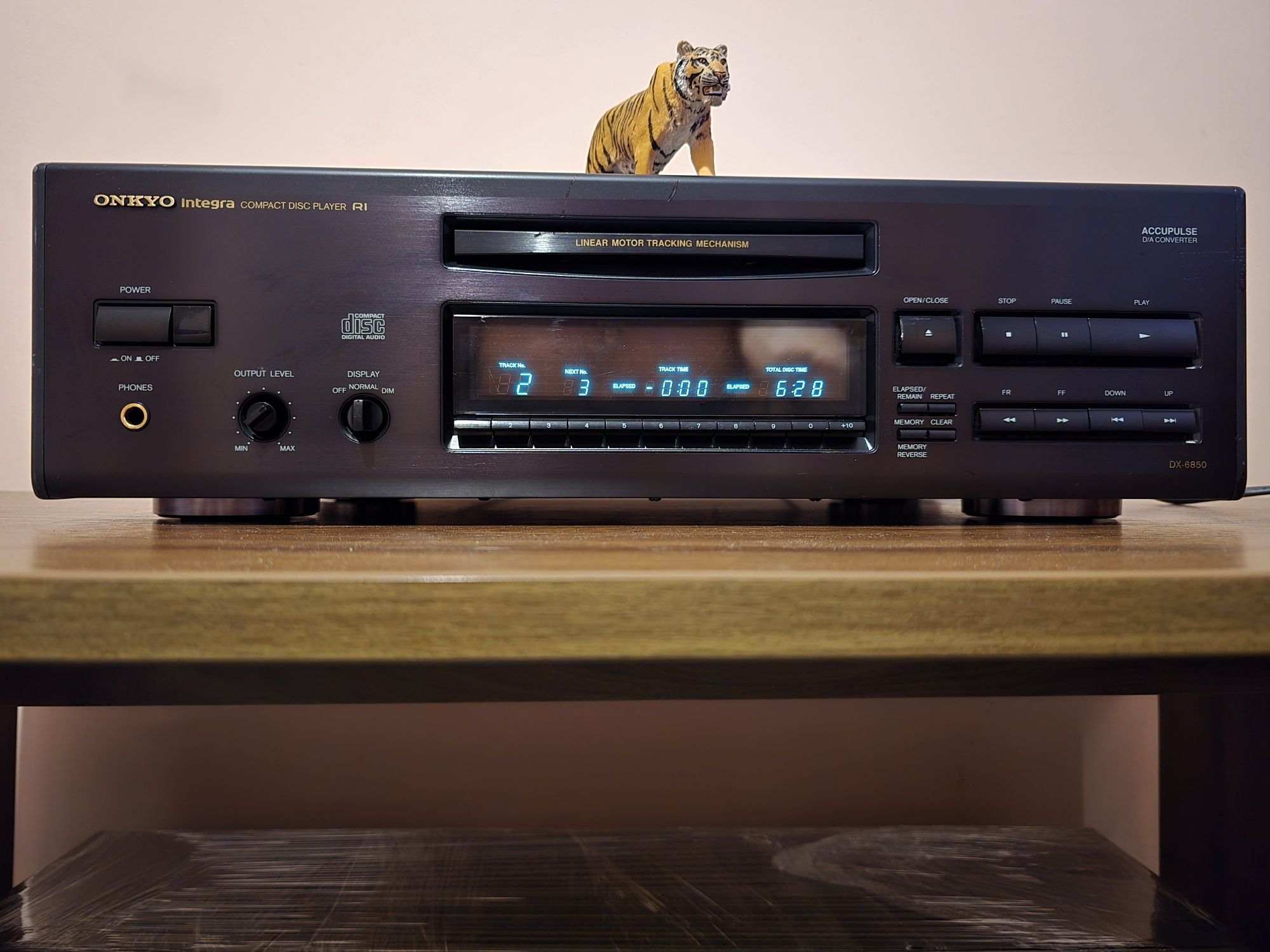 Onkyo DX-6850 Integra Series. Cd player high-end.  Preț fix !