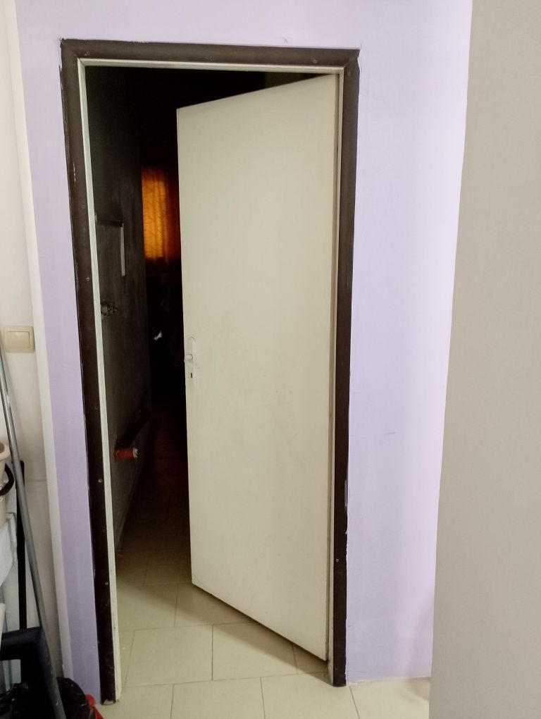 Продава се Магазин в Ямбол, Генерал Заимов - 100 кв.м за 689 €/кв.м - Снимка #5