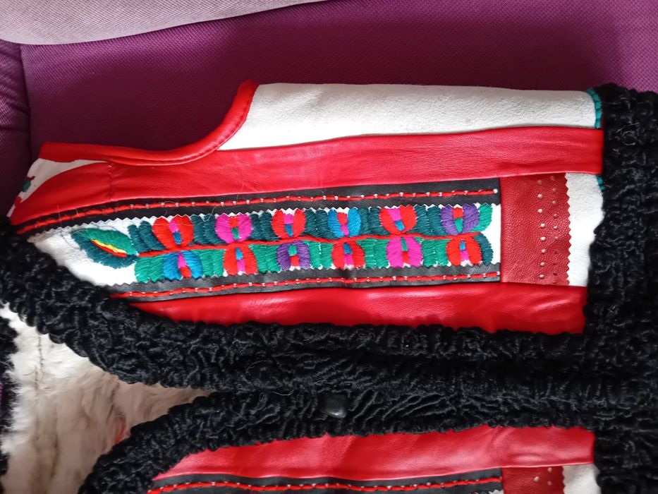 Vând cojoc laibar /labreu pieptar de Bihor din piele naturala și blan