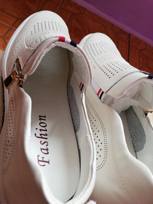 Adidasi piele naturala 43