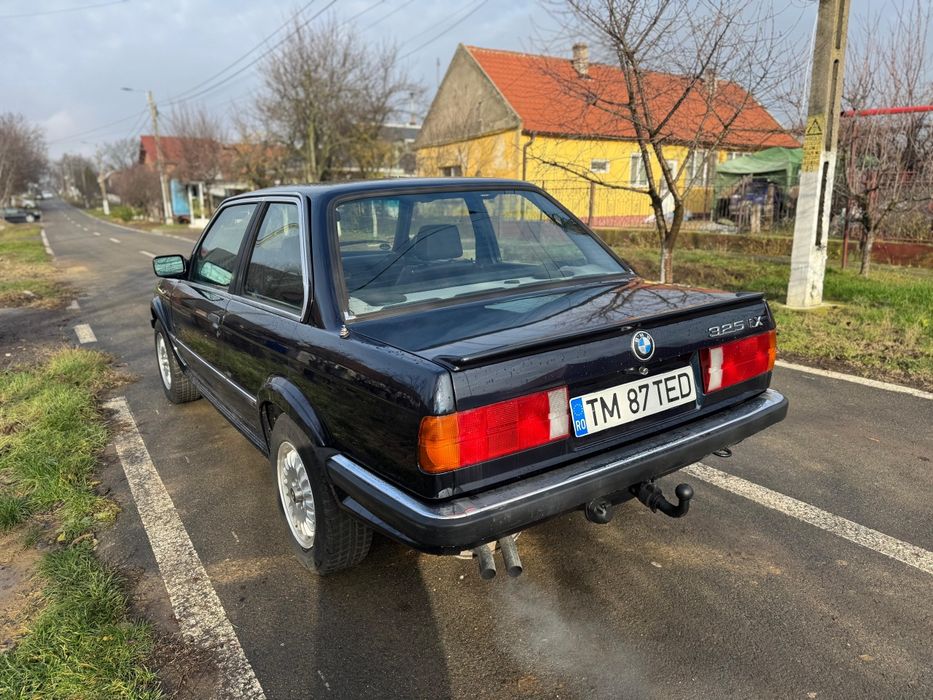 BMW E30 325ix ursulet
