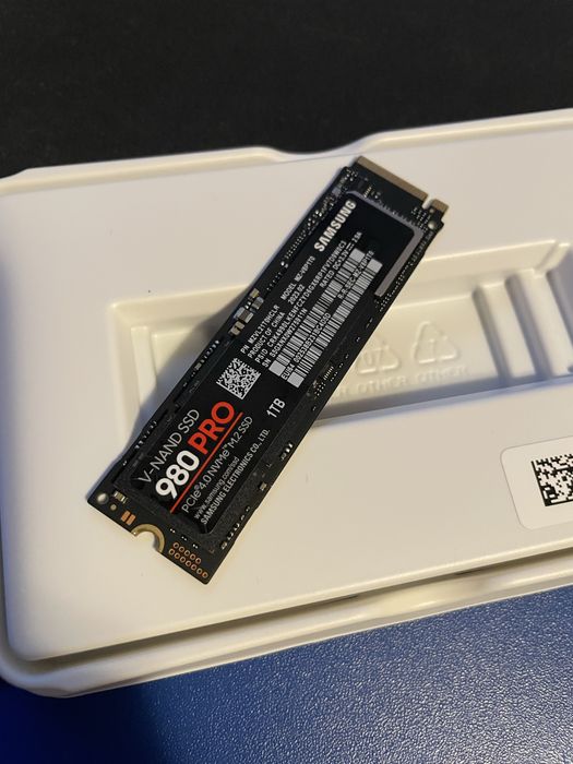 SSD Samsung 980 Pro 1TB + radiator pasiv