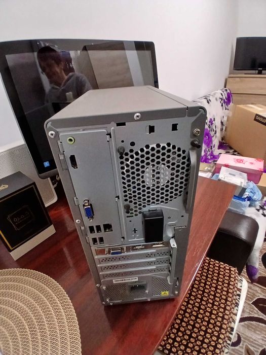 Vand PC lenovo  stare buna de fuctionare
