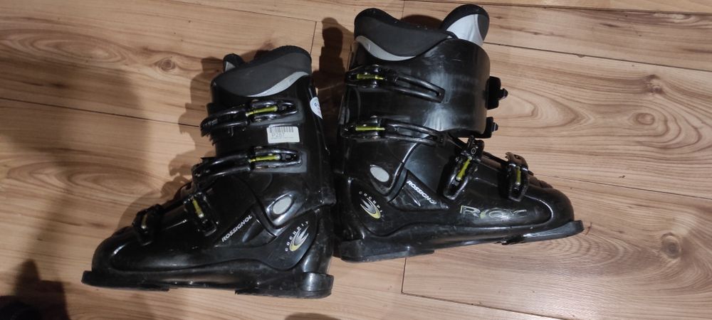 Clăpari și patine de vinzare