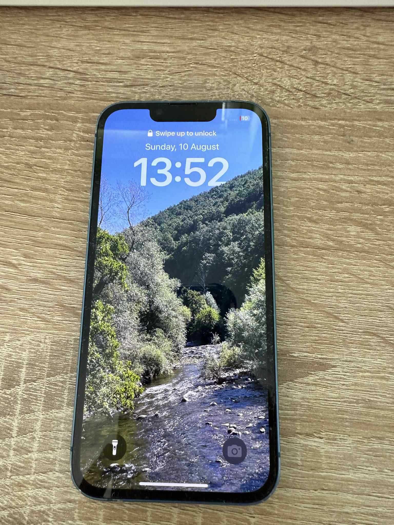 Продавам iPhone 13 128GB