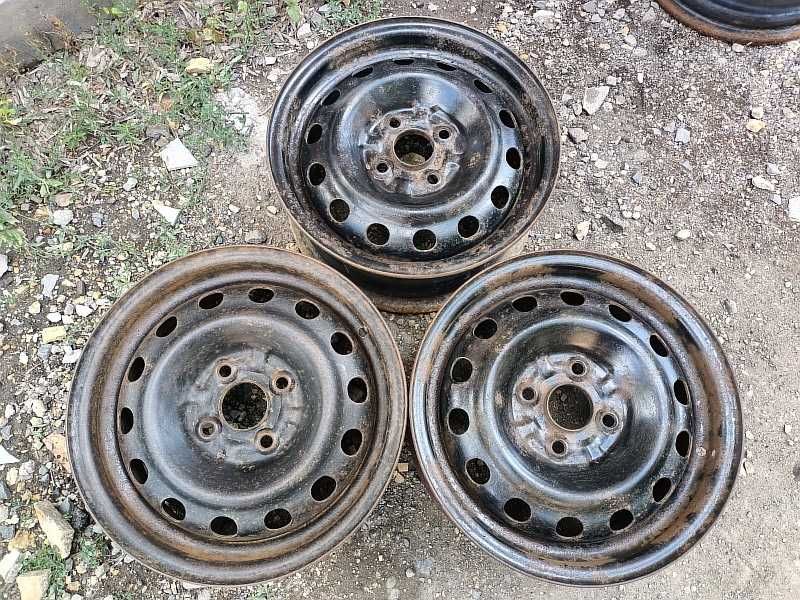 Продам оригинальные металлические диски на Toyota