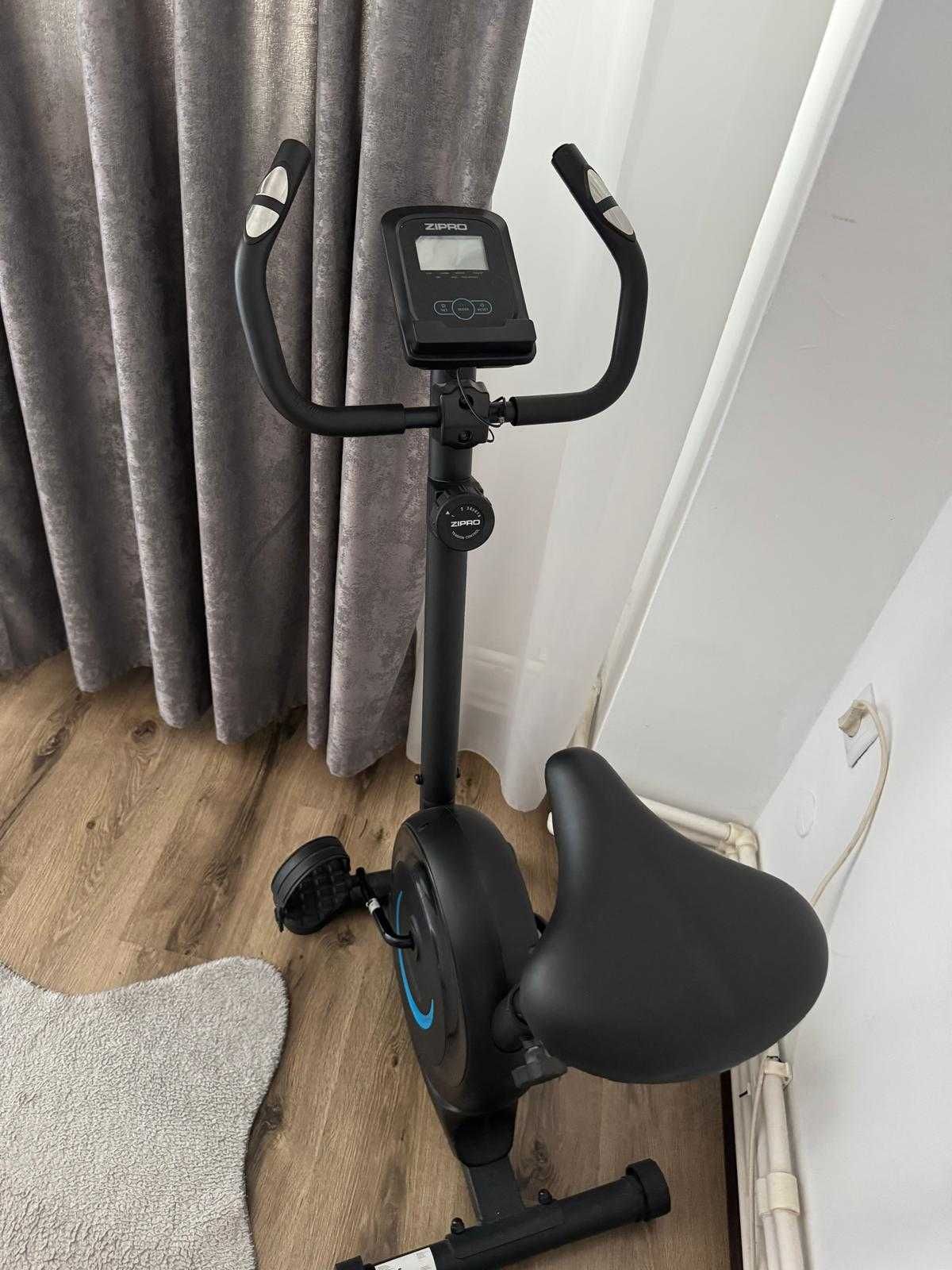 Bicicletă fitness ZIPRO One S, stare excelentă