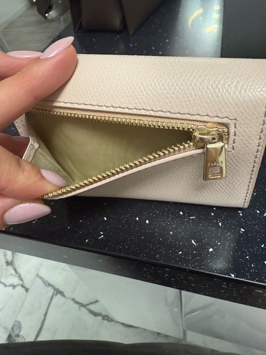 Furla уникален портфейл