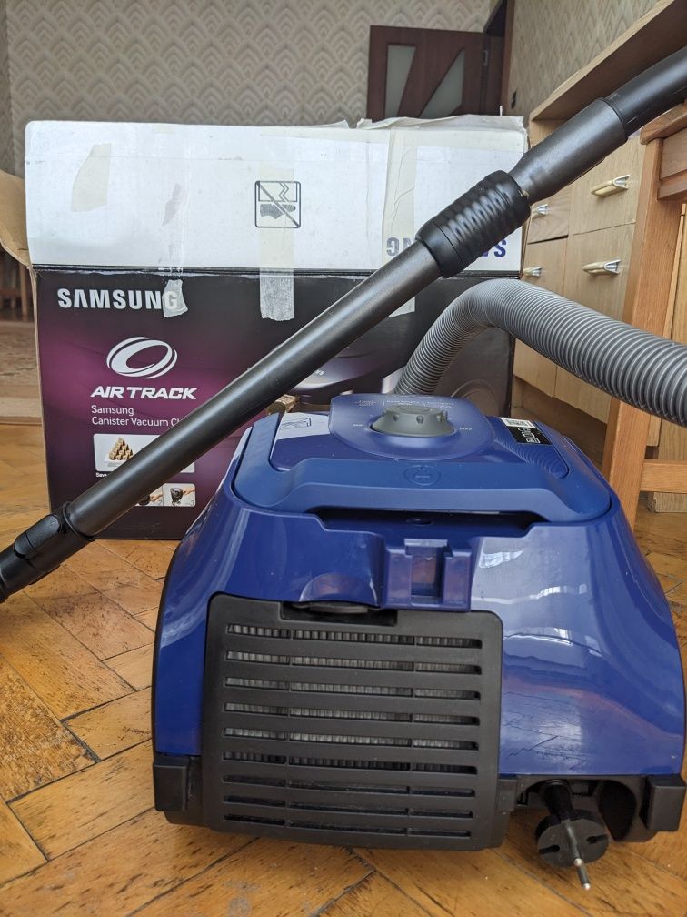 Прахосмукачка Samsung Air Track 750W, като нова!!