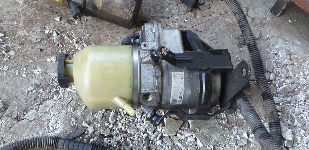 Pompă servodirectie opel astra  h 1.6 16 v  1.8 16 v