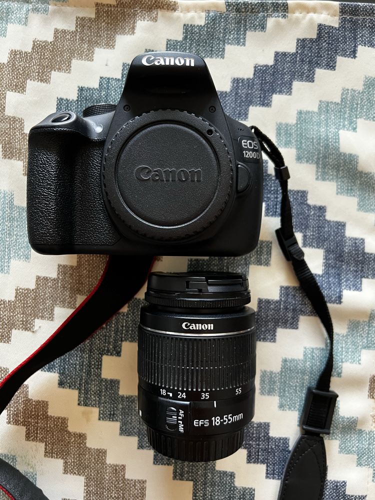 Aparat Foto DSLR Canon EOS 1200D + Obiectiv 18-55 mm