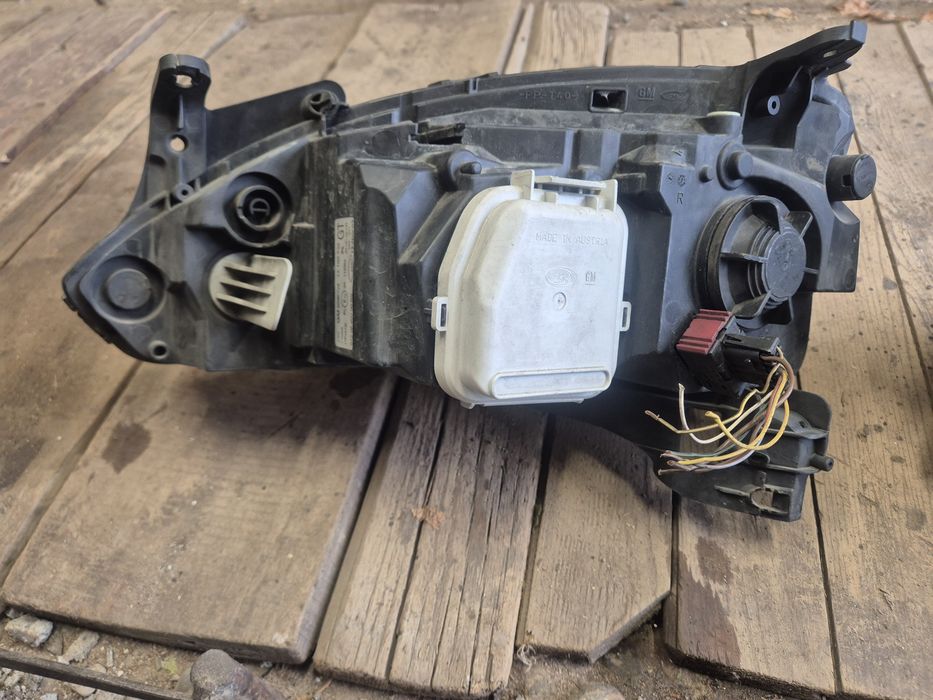 Фарове за Опел Корса C