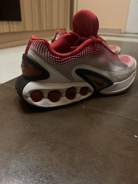 Nike Air Max Dn спешно