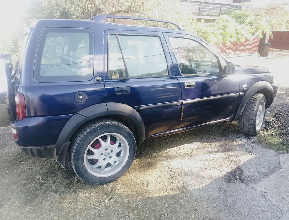 Vând mașina land ROVER