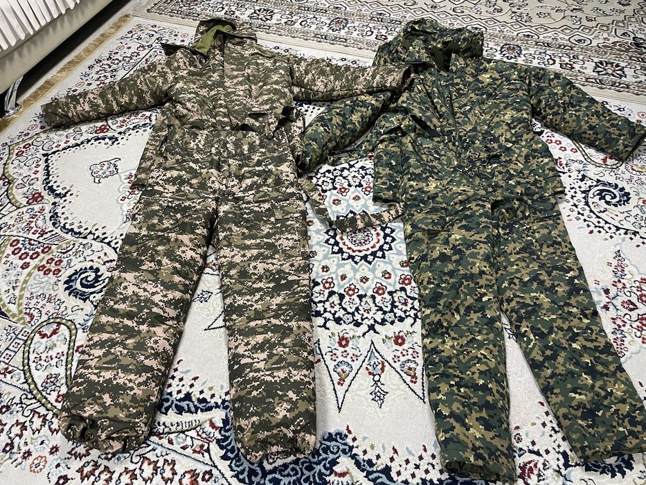 Два комплекта военных бушлат