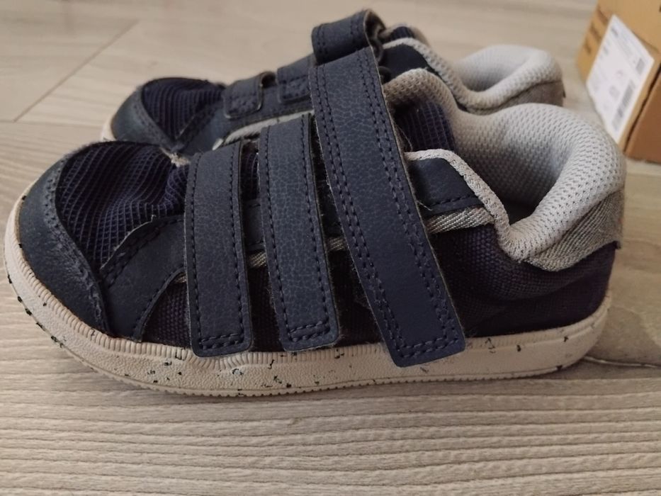 Декатлонски маратонки за момче 27