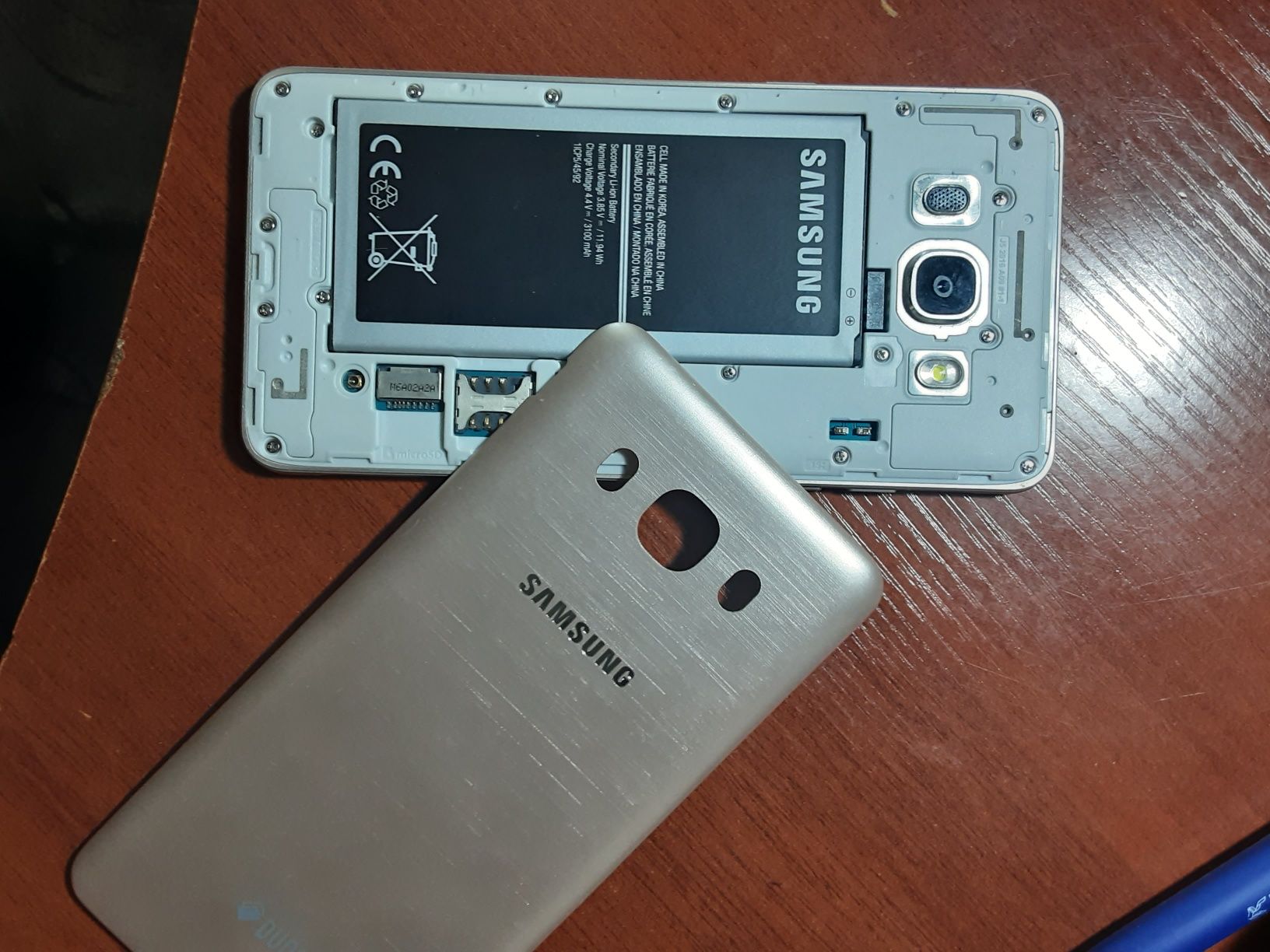 Телефон Samsung J5(6) в хорошем состоянии