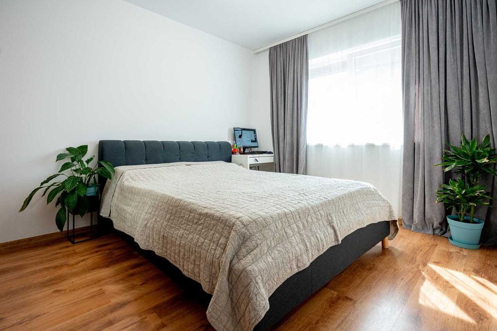 Apartament 3 camere decomandat (etaj 2) + Parcare privata