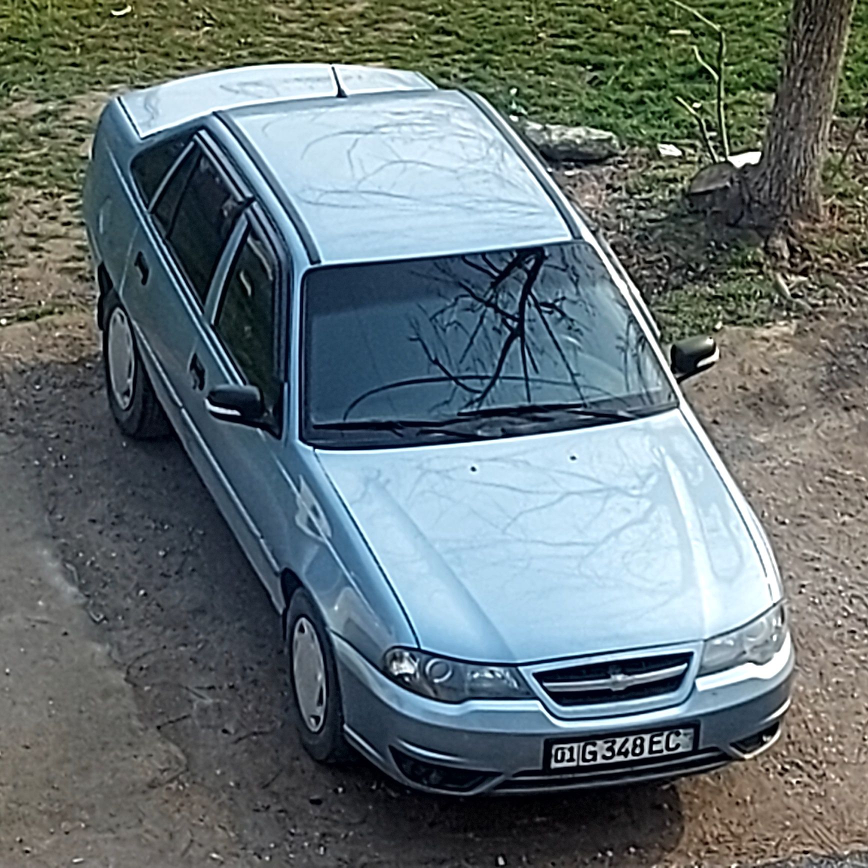 Nexia sotiladi 2012 yil 139000 km yurgan