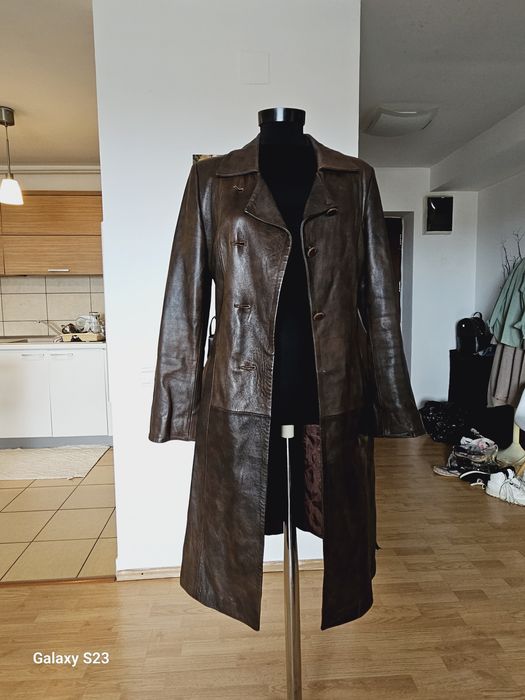 Haina piele naturală.S. 300 lei