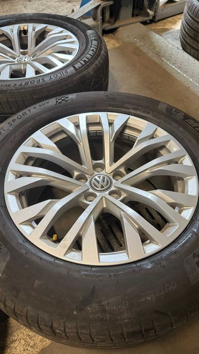 Jante Touareg Cascade 255 60 18 vara Michelin Pilot Sport 4 dot 1821