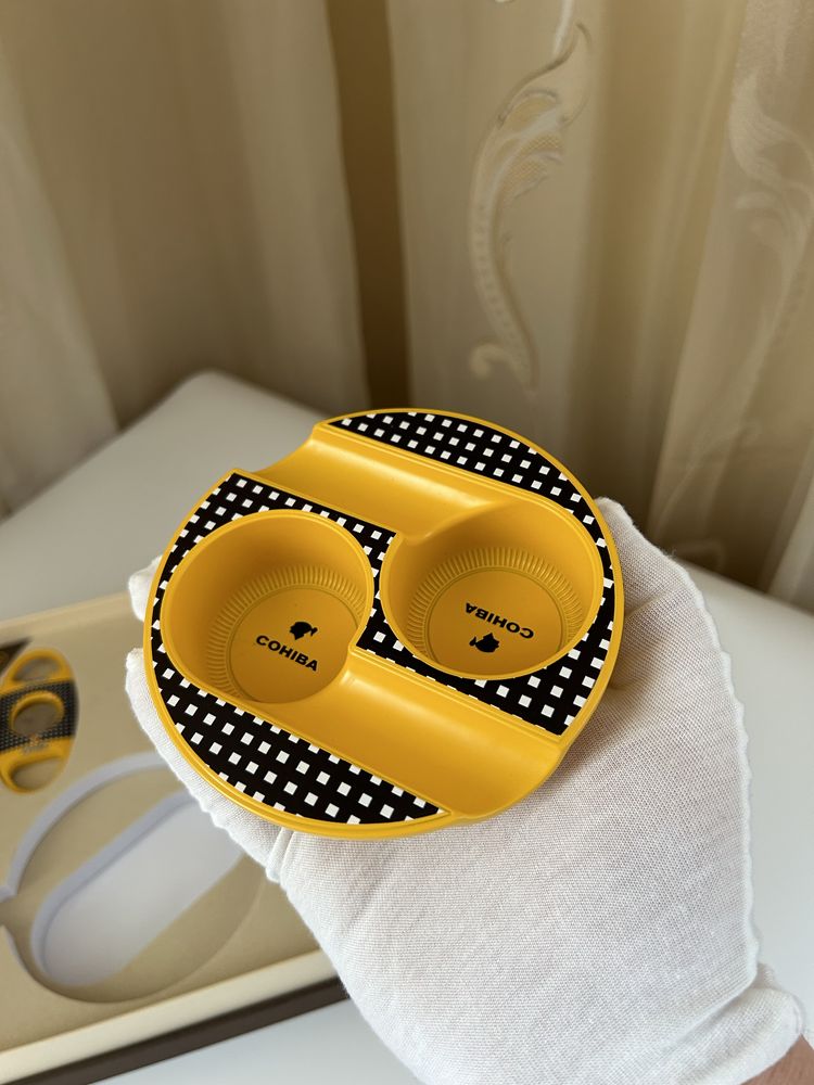 Комплект Cohiba – Запалка с 4 пламъка, пънч, ножче и пепелник