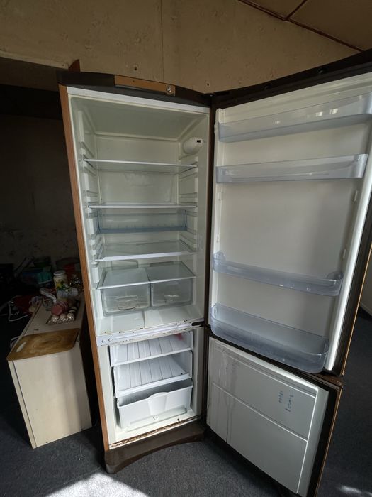 Indesit xaladilnik sotiladi