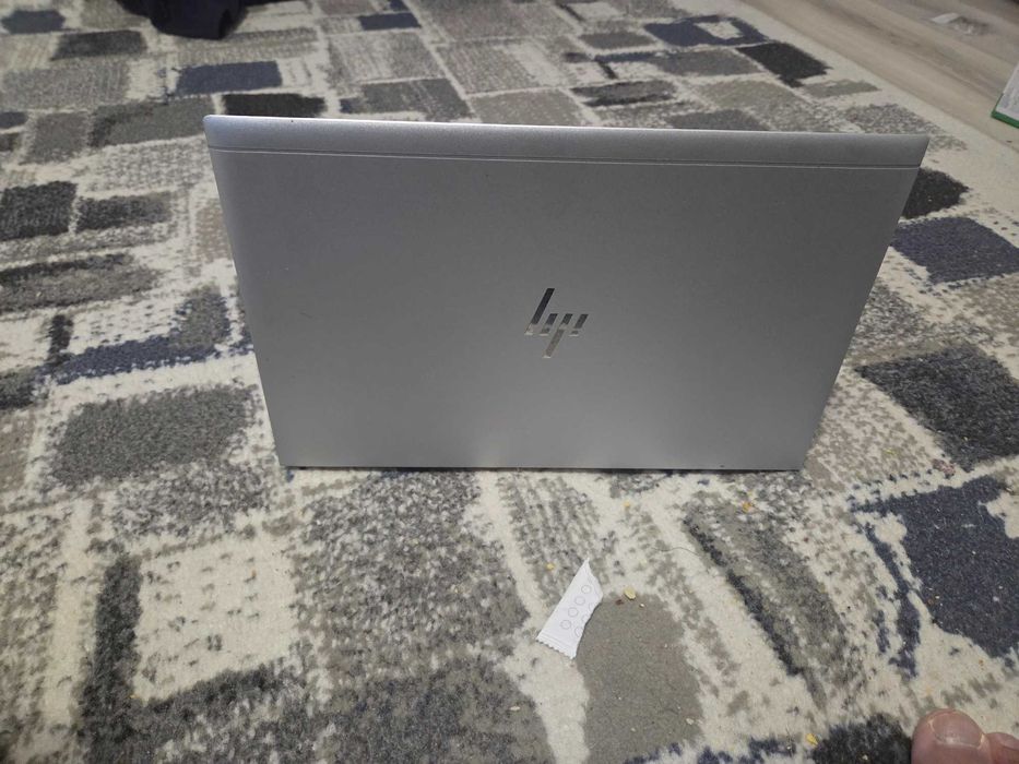 Vând laptop HP ultrabook 15" ca nou