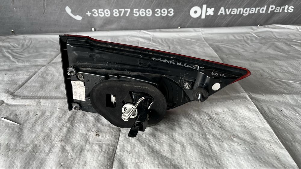 Десен стоп Toyota Avensis 2016-