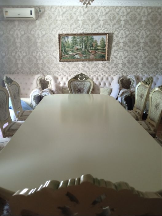 Продаю стол и стулья