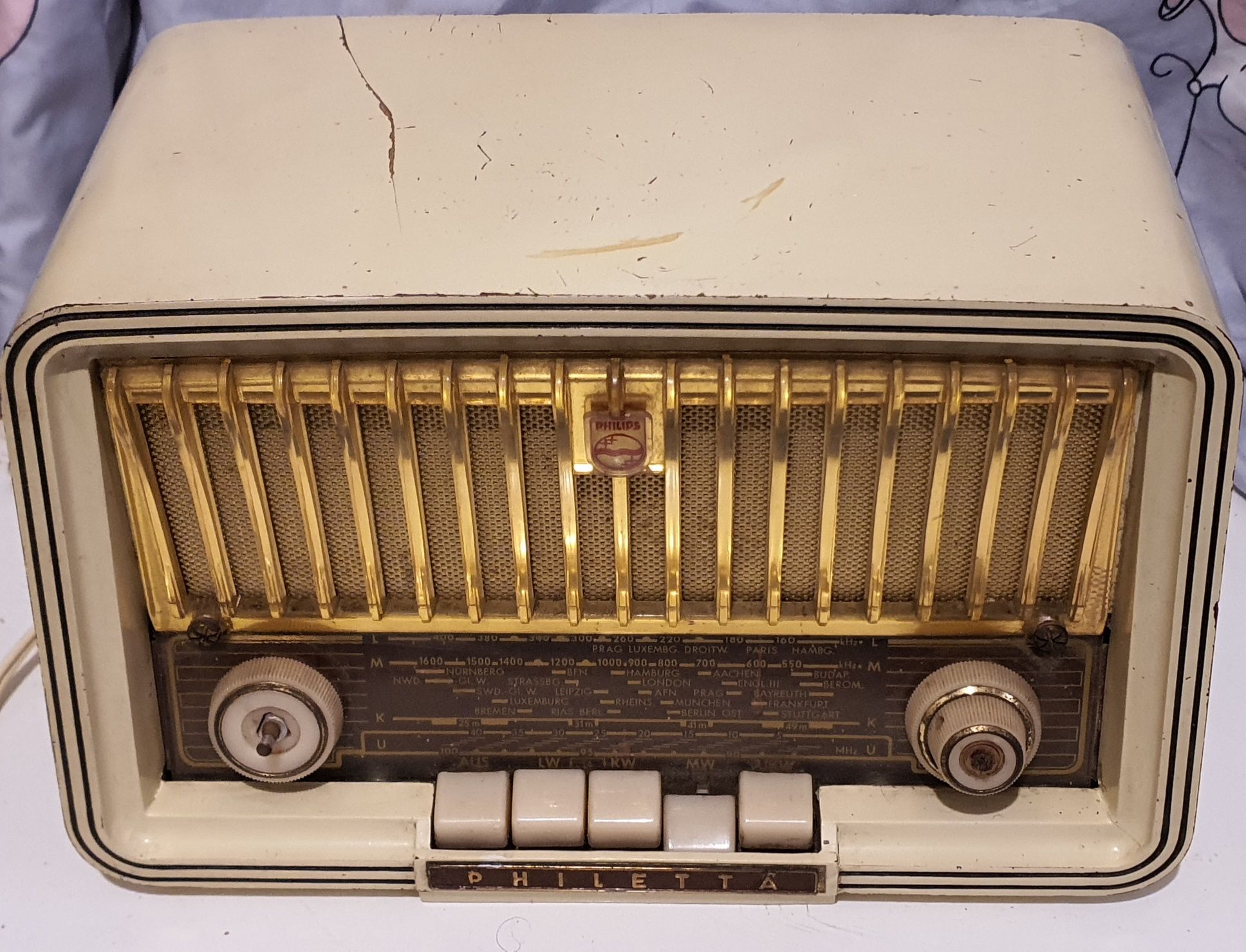 Radio pe lampi mic Philips Philetta 283z, an 1959