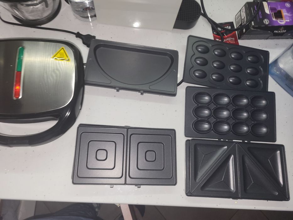 Wafe ,nuci, sandwich... maker 6 in 1