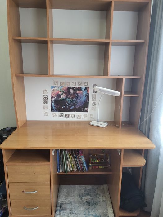 Прлдам стол письменный