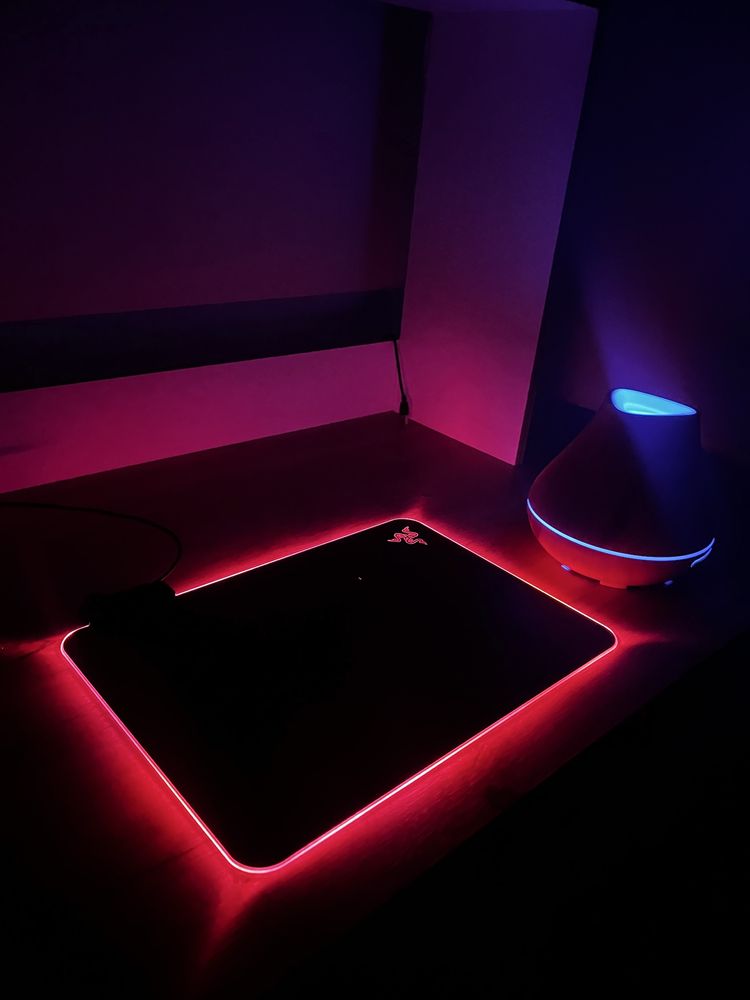 Геймърска RGB подложка Razer Firefly V2