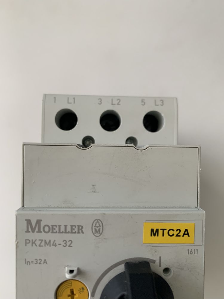 Продам выключатель двигателя MOELLER.