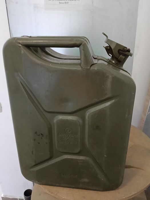 Canistră metalică 20 litrii