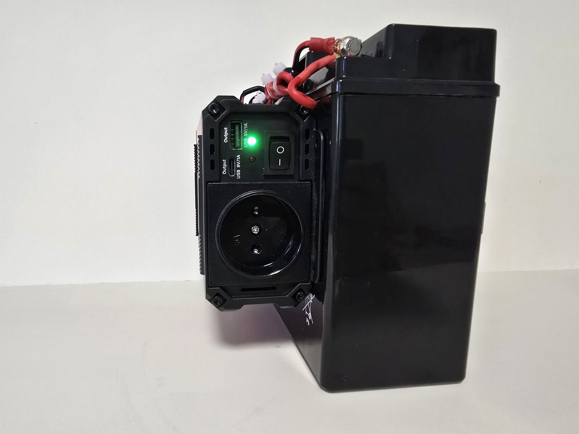 Соларна система 300 W + Соларен панел 100W