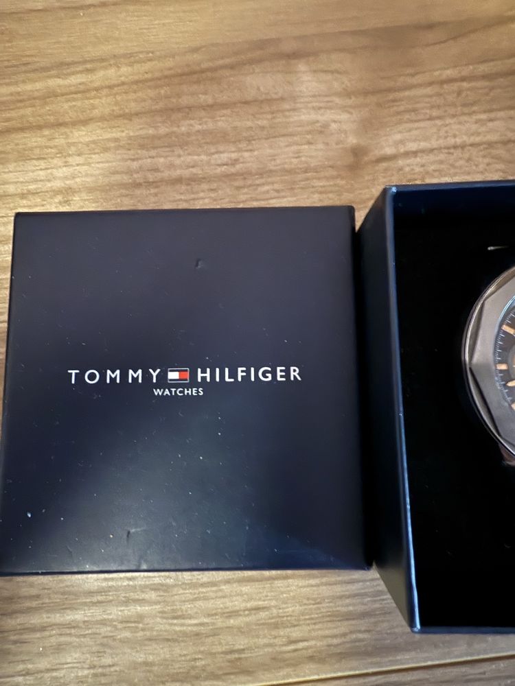 tommy hilfiger watch
