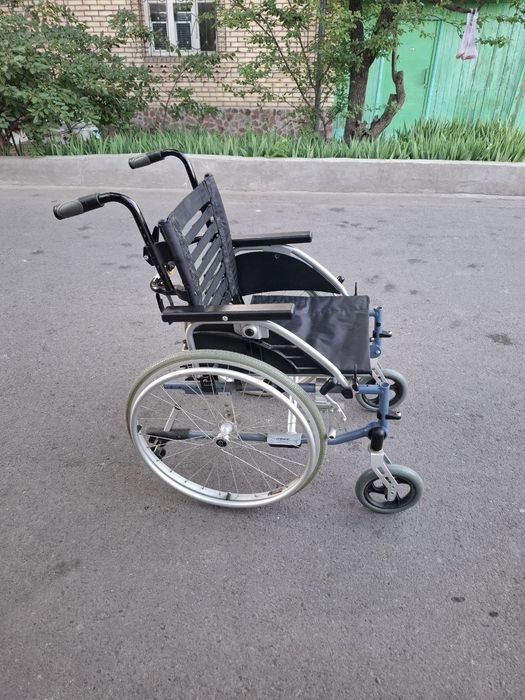 Срочно продам Инвалидный коляске в хорошем состоянии