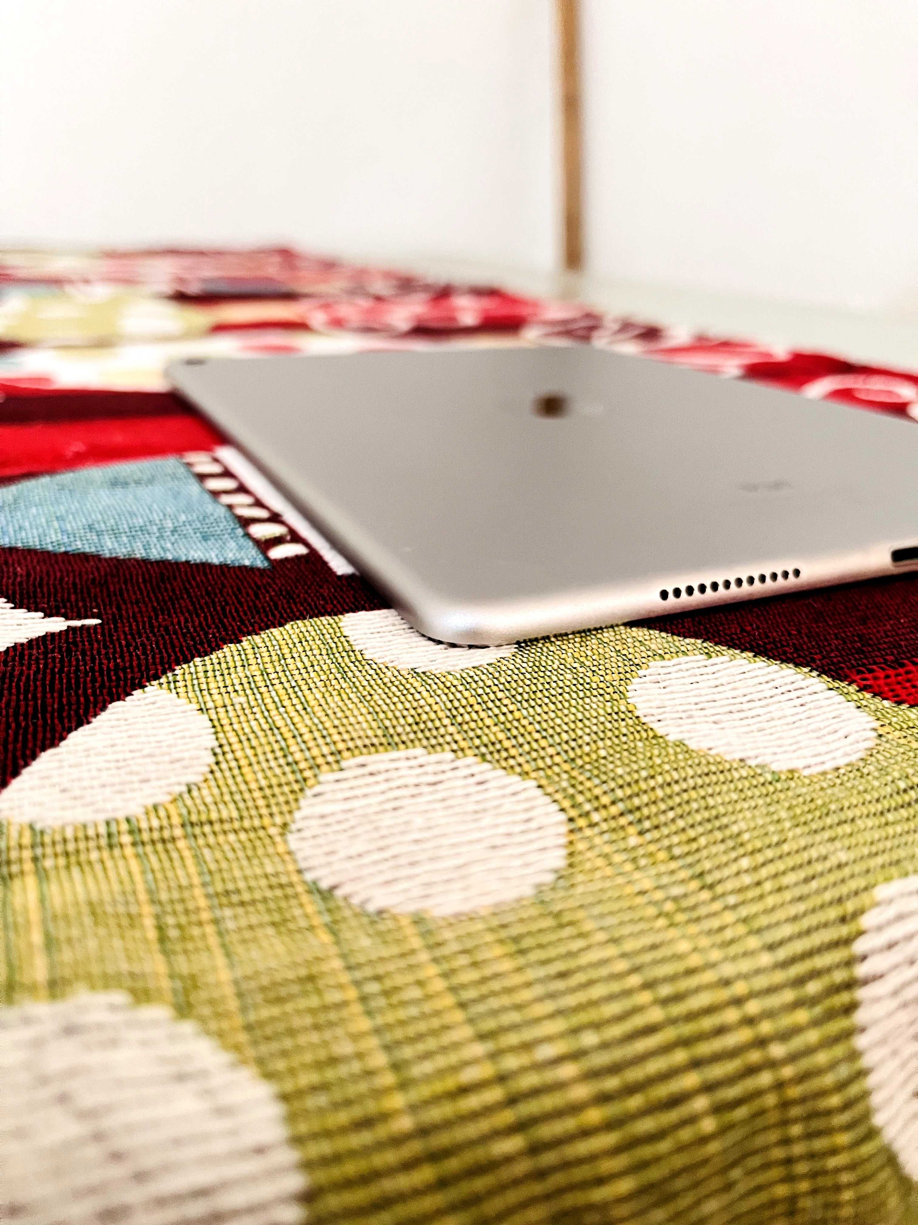Apple iPad Pro 1st Gen. A1673 mid 2017 9.7' 256GB